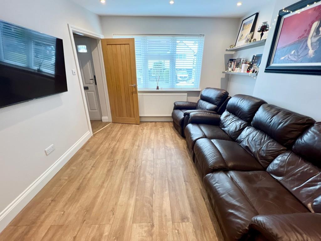 Arlington Drive, Carshalton 2 bed terraced house £425,000