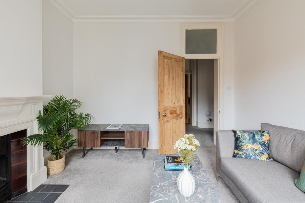 7 Charing Cross Mansions, Tavistock Bow