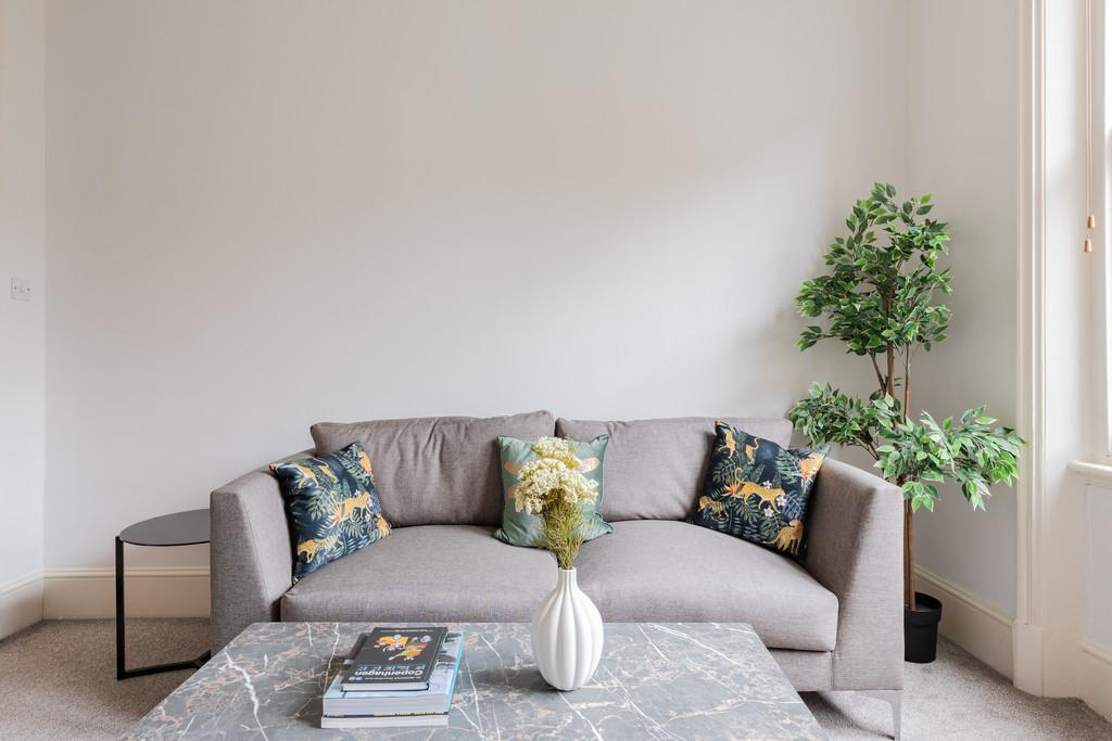 7 Charing Cross Mansions, Tavistock Bow