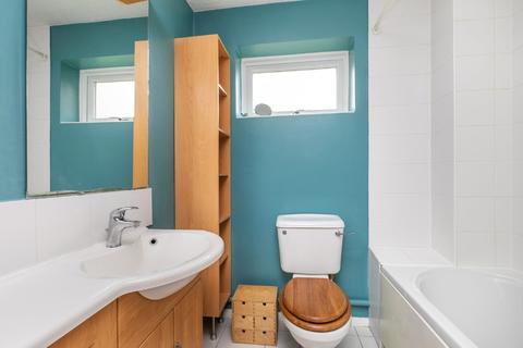 24 Lowden Close, Winchester, SO22 4EW