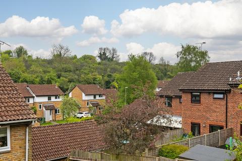 24 Lowden Close, Winchester, SO22 4EW