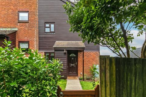 28 Lowden Close, Winchester, SO22 4EW