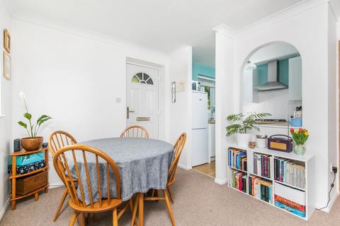 28 Lowden Close, Winchester, SO22 4EW