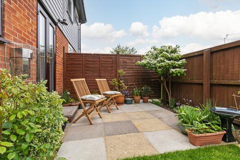 28 Lowden Close, Winchester, SO22 4EW