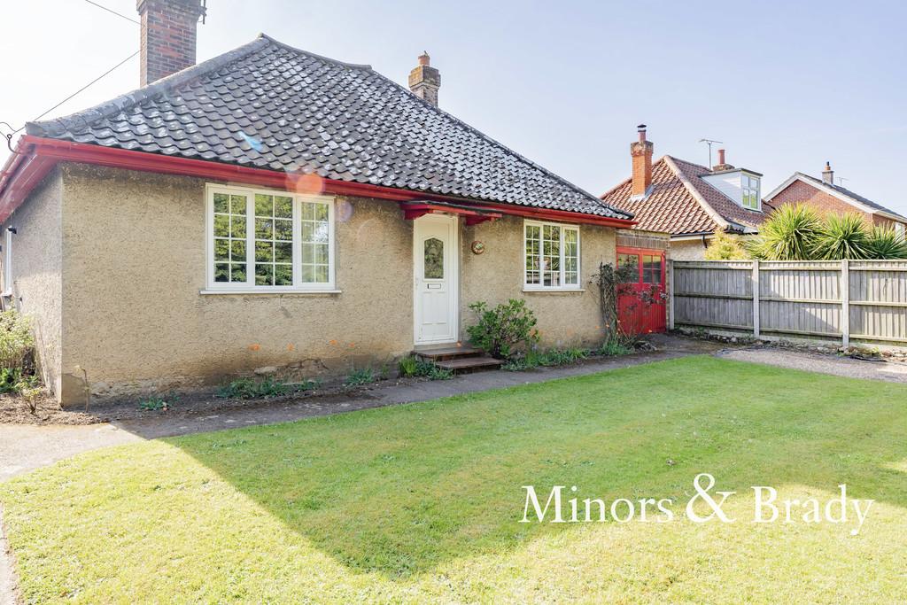 Tunstead Road, Hoveton 3 bed detached bungalow £375,000