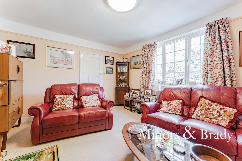 Tunstead Road, Hoveton 3 bed detached bungalow £375,000