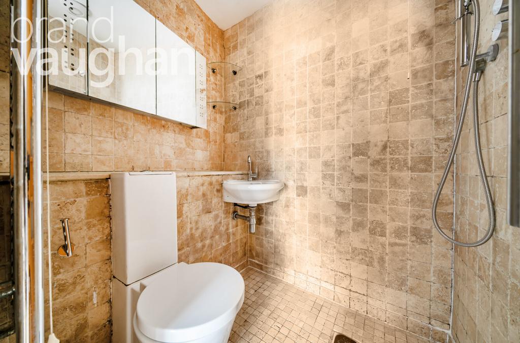 85b1805d-4d99-402...