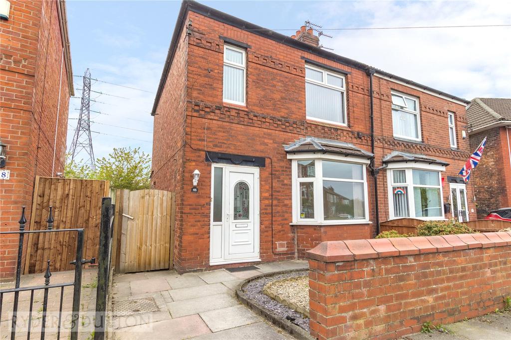Mossway, Alkrington, Middleton... 3 bed semidetached house £250,000