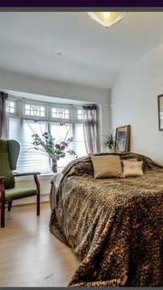 2 bedroom maisonette for sale, 2a Handale Avenue NW4