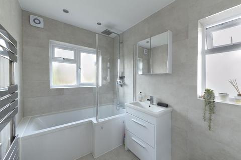 52 Deakin Leas, Tonbridge, TN9 2JX