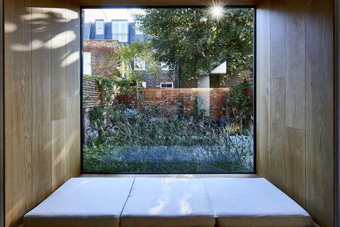 27 Wendell Road, London, W12 9RS