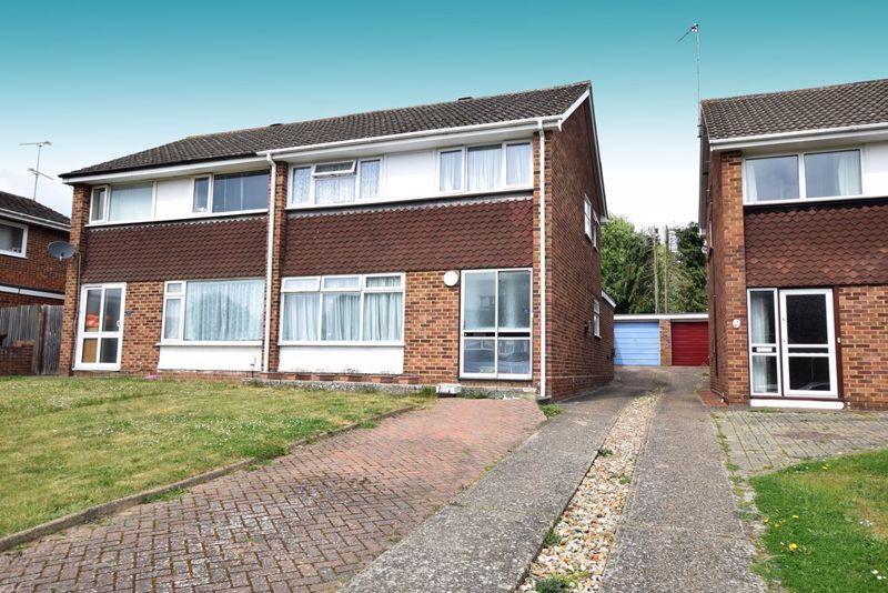 Snowdon Avenue, Vinters Park, Maidstone 3 bed semidetached house for