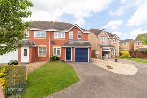 3 bedroom semi-detached house for sale, Priorswood, Taverham, Norwich