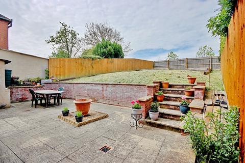 65 Tudor Way, Worcester, WR2 5QN