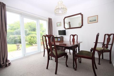 16 Centurion Close, Wirral, CH47 7BZ