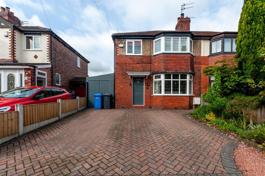 Carlton Way, Glazebrook, Warrington, WA3 3 bed semidetached house £