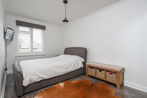 1 bedroom apartment for sale, Lancaster Court, Walton-On-Thames
