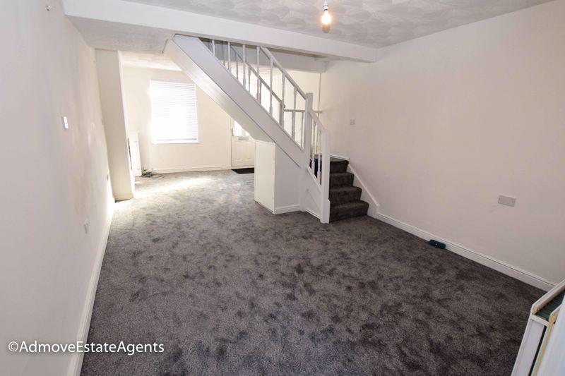 Oldham Street, Latchford, WA4 2 bed terraced house £850 pcm (£196 pw)