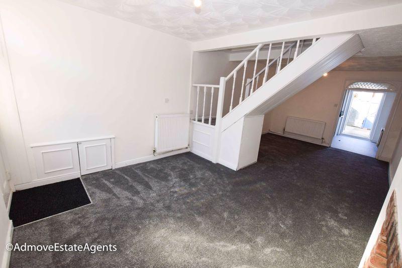 Oldham Street, Latchford, WA4 2 bed terraced house £850 pcm (£196 pw)