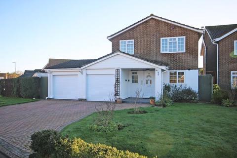 4 bedroom detached house to rent - Silverdale, Barton on Sea