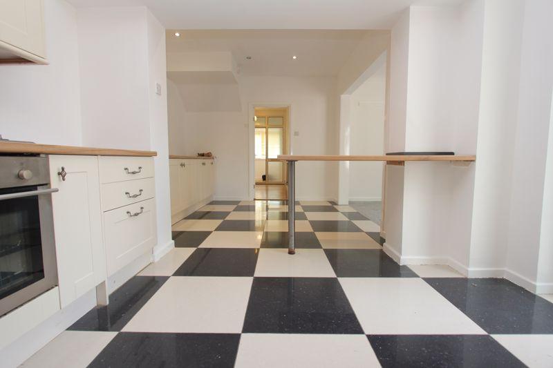 119 Minehead Avenue, Sully 4 bed semidetached house £425,000