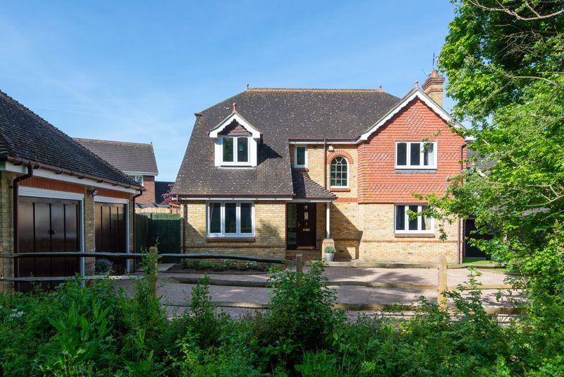 Petworth Drive, Horsham 5 bed detached house £900,000