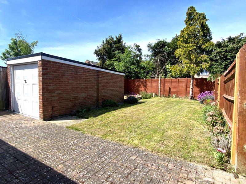 Green Close, Didcot 2 bed semidetached bungalow £325,000