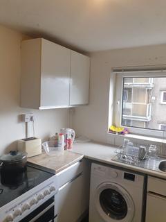 3 bedroom house share to rent - Newly Refurbished Beautiful Double room to Rent in Griffith John Street SA1
