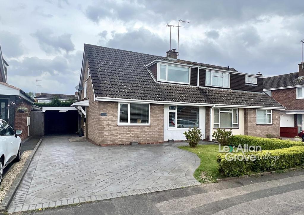 Milestone Drive, Hagley, Stourbridge 3 bed semidetached house £375,000