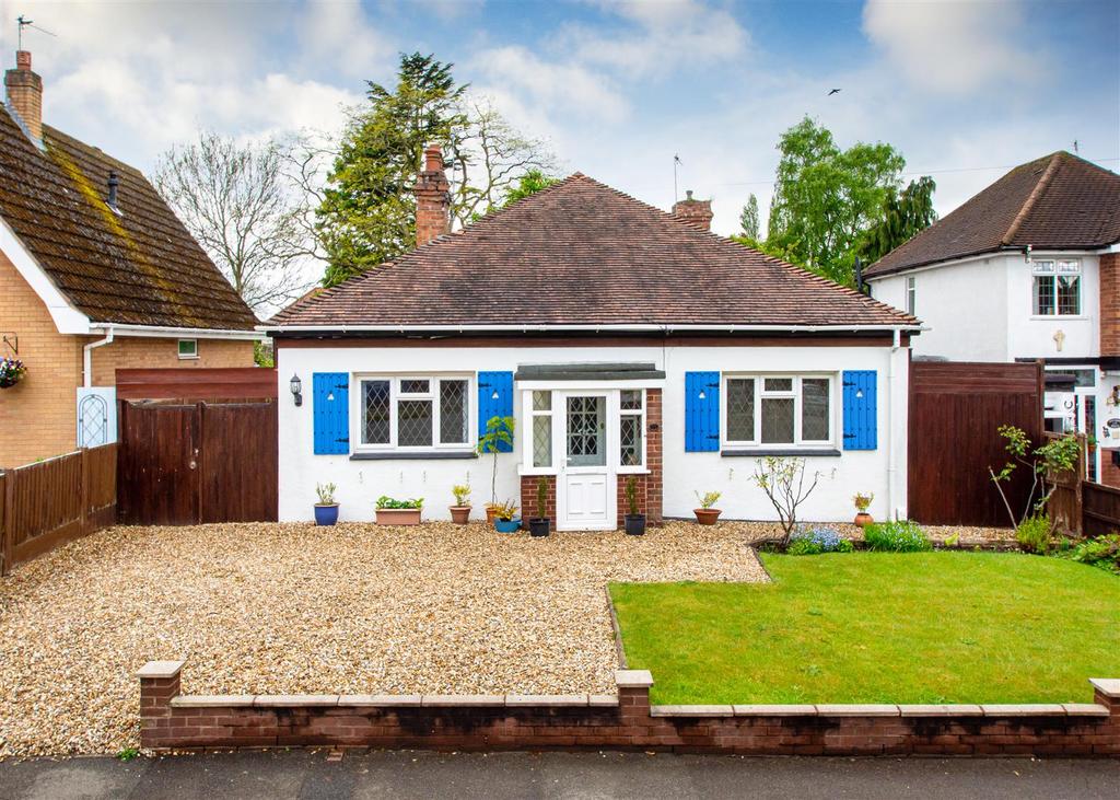 55 Finchfield Lane, Finchfield, Wolverhampton 3 bed detached bungalow