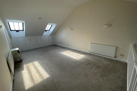 2 bedroom apartment to rent, Heritage Quay, Commercial Place, Gravesend