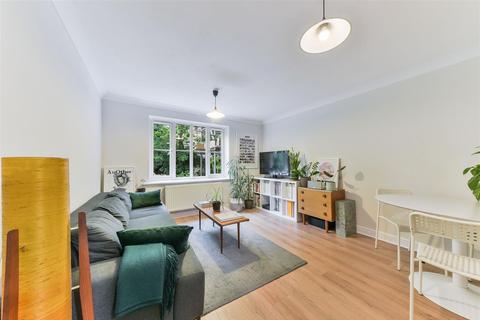 101 Goddard Place, London, N19 5GT