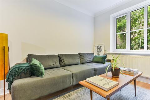 101 Goddard Place, London, N19 5GT
