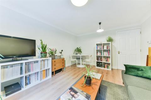 101 Goddard Place, London, N19 5GT