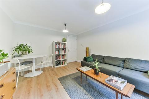 101 Goddard Place, London, N19 5GT