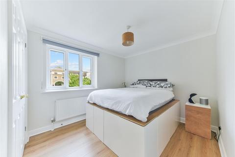 101 Goddard Place, London, N19 5GT