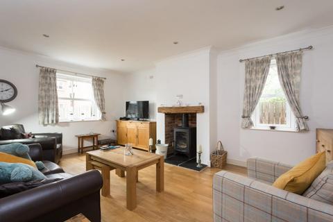 Holly House Finkle Street, Hemingbrough, Selby, YO8 6QN