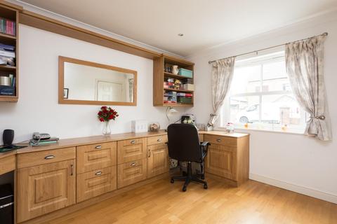 Holly House Finkle Street, Hemingbrough, Selby, YO8 6QN