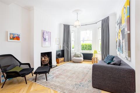 17 Mortimer Road, London, NW10 5QR