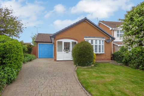 2 bedroom detached bungalow for sale - The Maldens, Shipston-On-Stour