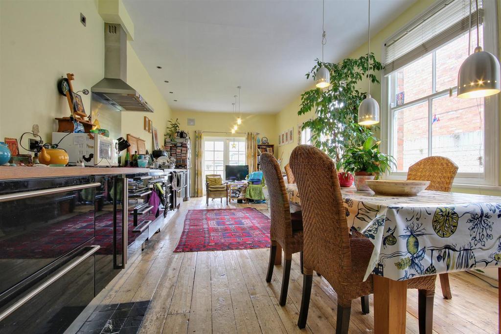 Newgate Street, Cottingham 4 bed townhouse £325,000