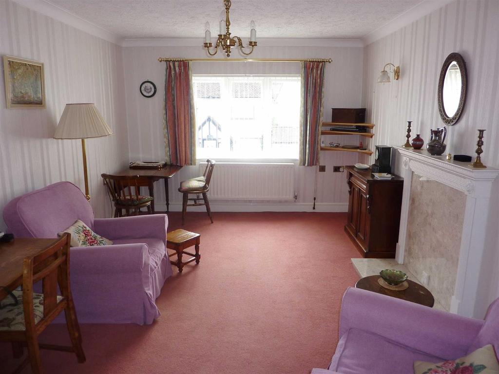 Beatrice Lodge, Beatrice Road, Oxted 1 bed flat for sale £215,000