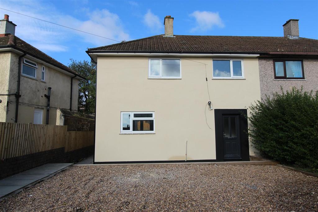 Nowell Place, Almondbury, Huddersfield, HD5 8PB 3 bed semidetached