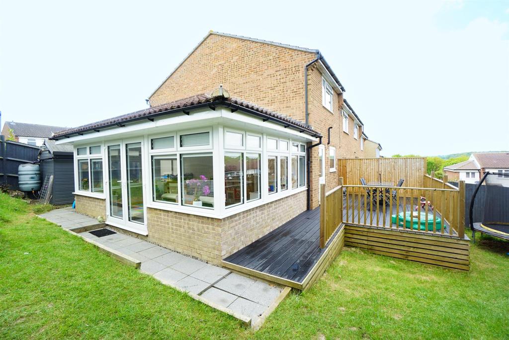 Field Way, St. LeonardsOnSea 2 bed end of terrace house £329,950