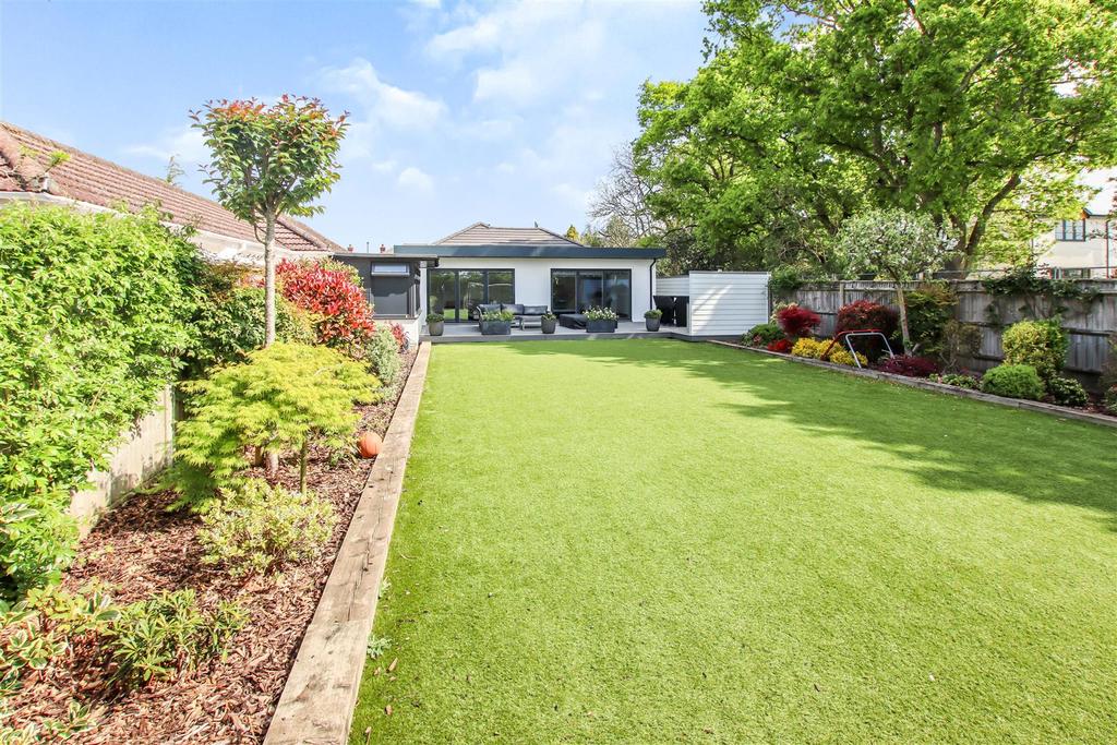 Greenaway Lane, Warsash, Hampshire 4 bed detached bungalow