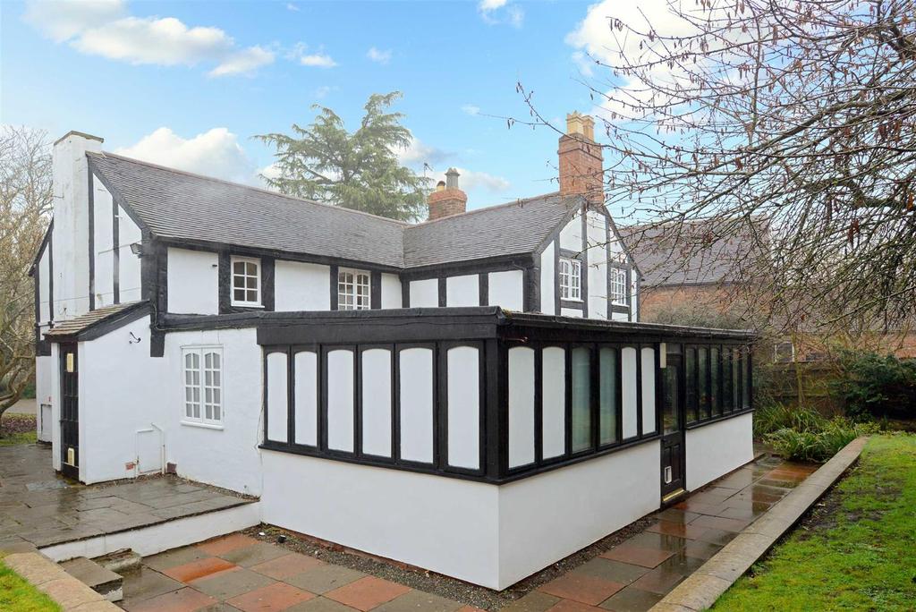 Malthouse Lane, Atcham, Shrewsbury 3 bed detached house £425,000