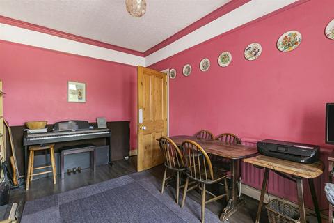 67 Hide Road, Harrow, HA1 4SE