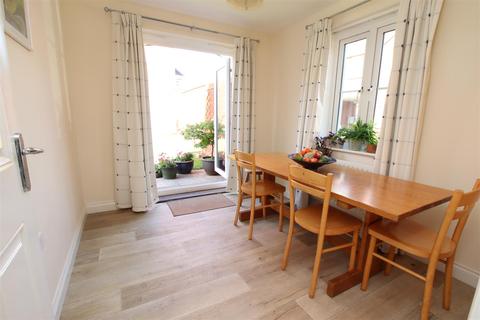 10 Haddeo Drive, Exeter, EX2 7PE