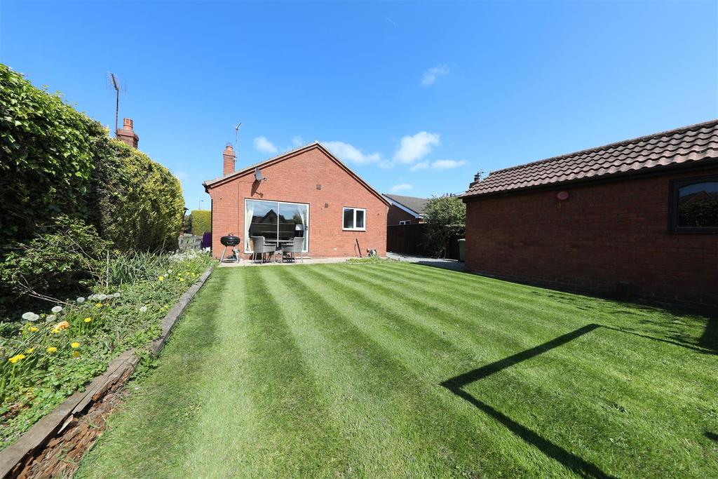 Ottringham Road, Keyingham, Hull 3 bed detached house £180,000