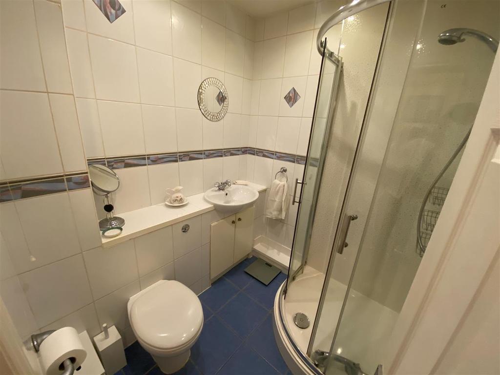 Shower Room.jpg